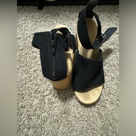 {WONDERLY} Shirah Heel Sandals - Picture 5 of 7